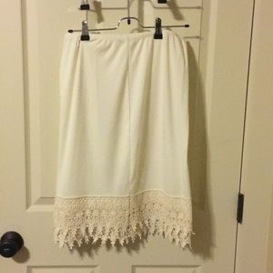 White lace skirt extender